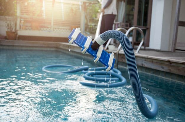 Limpeza Completa da Piscina